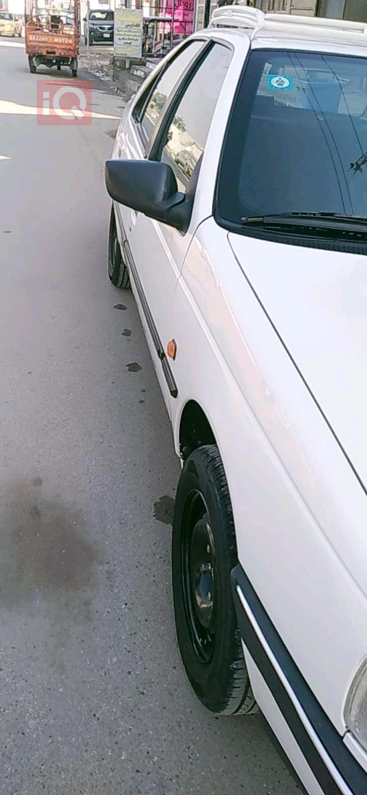 Peugeot 405
